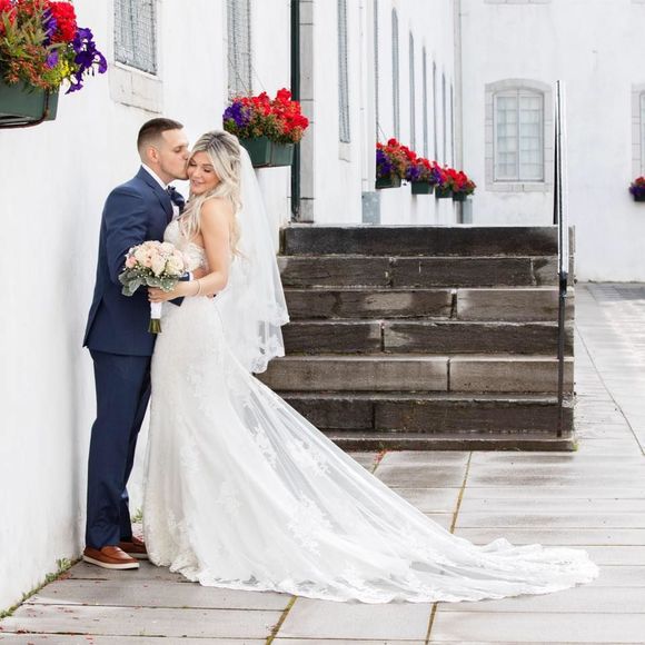 Meet your Posher, Pascale - Picture 1 of 1